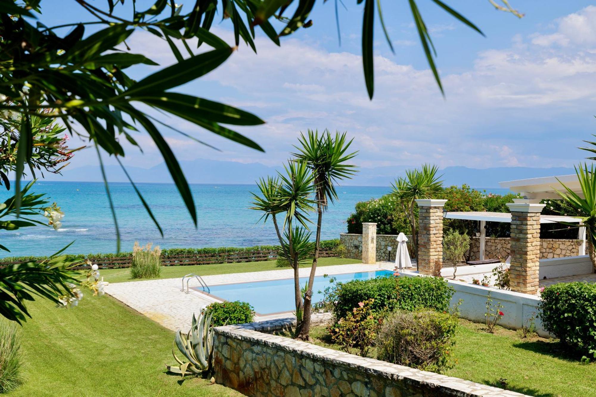 Beachfront Villa Victoras - With Private Beach Сідарі Екстер'єр фото