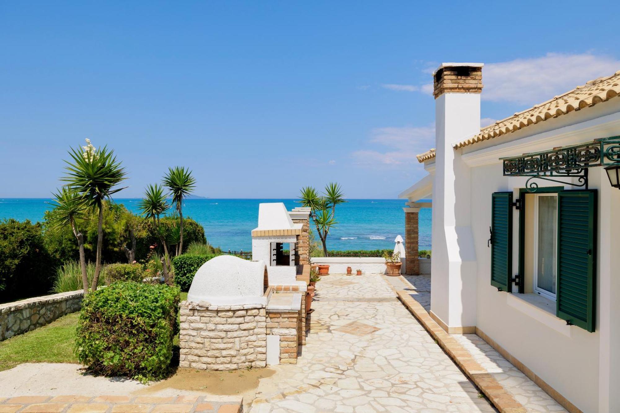 Beachfront Villa Victoras - With Private Beach Сідарі Екстер'єр фото