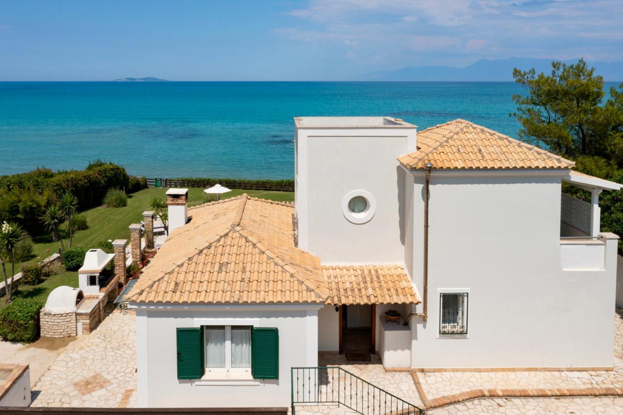 Beachfront Villa Victoras - With Private Beach Сідарі Екстер'єр фото