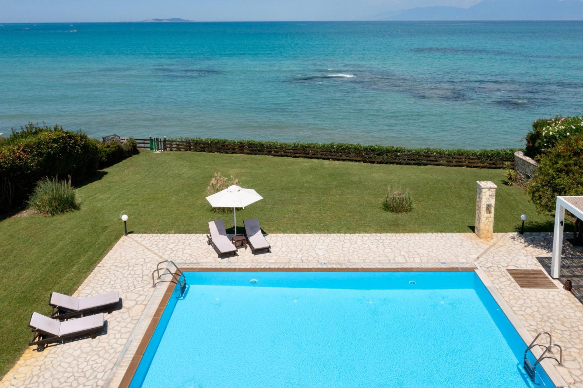 Beachfront Villa Victoras - With Private Beach Сідарі Екстер'єр фото